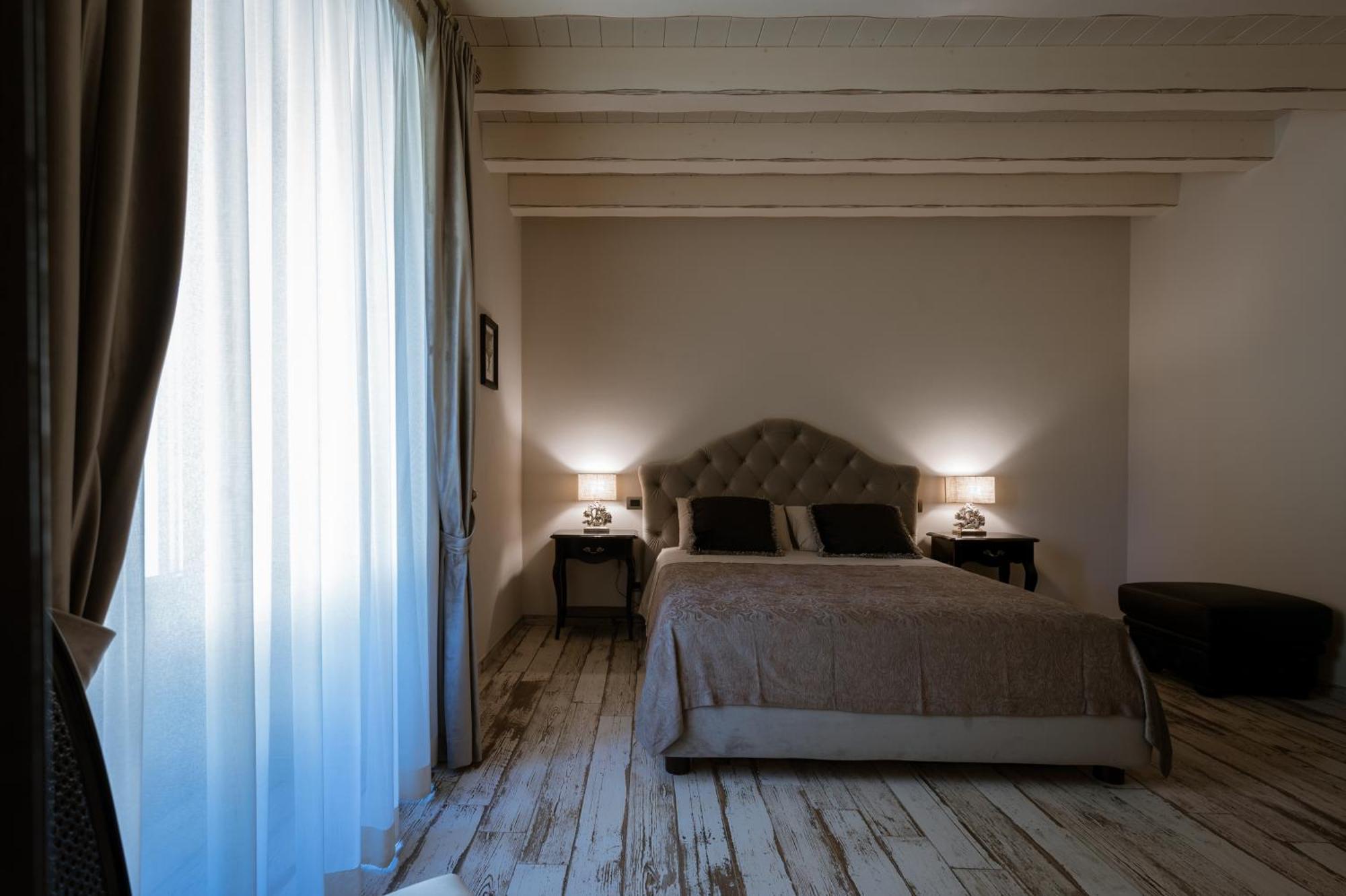 Donna Carolina Luxury Rooms Cefalù Esterno foto